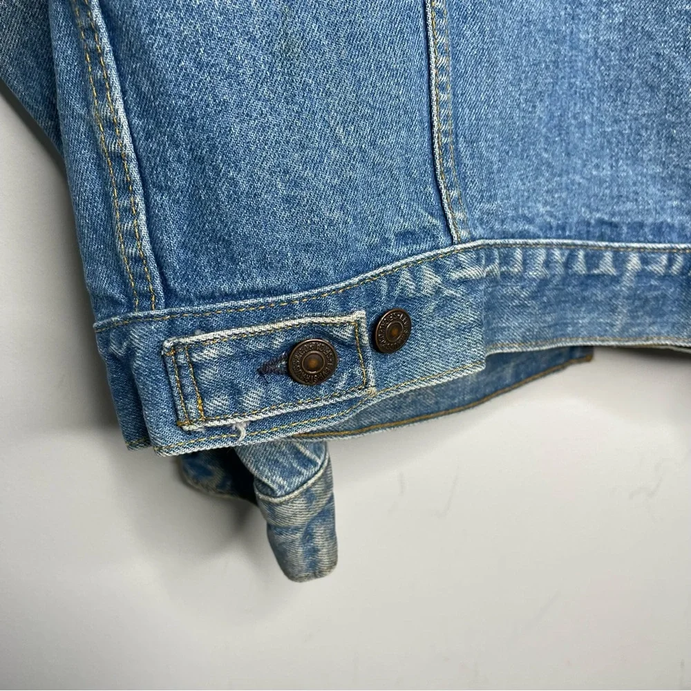 Levi's Light Blue Denim Jacket - Picture 8 of 9